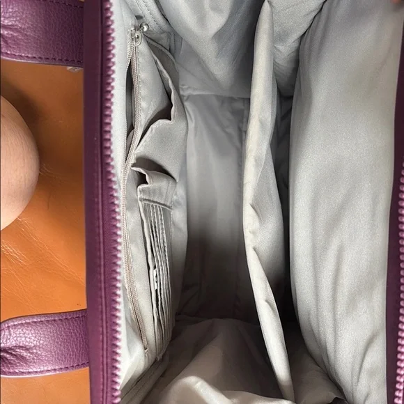 Baggallini Soho Laptop Bag Mulberry - Picture 2 of 3